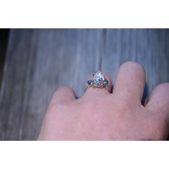 Montana sapphire ring, alternative engagement rings size 5 6 7 8 9 - Picture 2 of 3